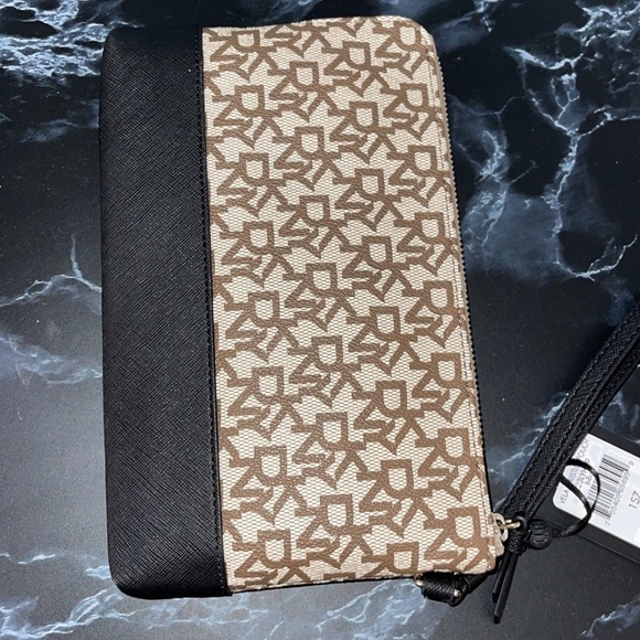 DKNY Vela Wristlet Pouch Brown Black Zip Top NEW AUTHENTIC -Store Display - Picture 5 of 9